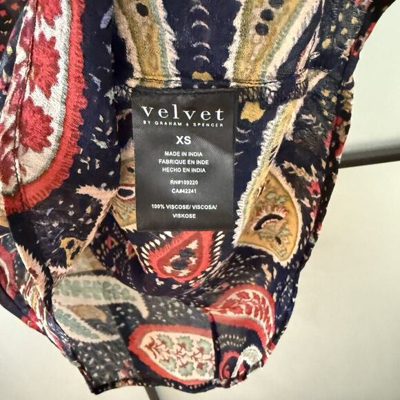ANTHROPOLOGIE Top Size XS Velvet by Graham & Spencer Paisley Print Knit Blouse - Picture 11 of 12
